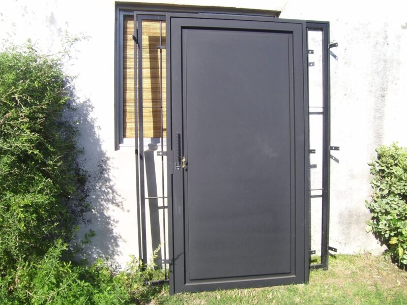 Herreria, reparaciones, fabricación de rejas portones frentes de rejas,s