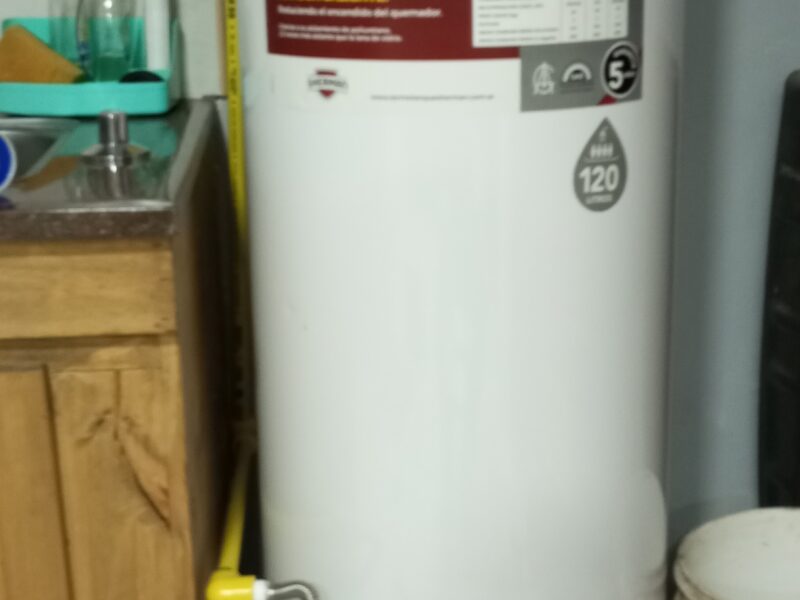 Instalaciones de gas Instalación de líneas de gas LP y natural Detección y reparación de fugas de gas Instalación de estufas y calentadores Pruebas de hermeticidad Mantenimiento de sistemas de gas 👷‍♂️