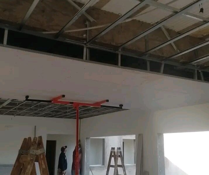 Tony, Pintor profesional 27 años de experiencia en el sector.