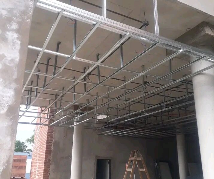 Tony, Pintor profesional 27 años de experiencia en el sector.