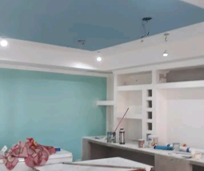 Tony, Pintor profesional 27 años de experiencia en el sector.