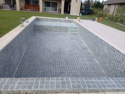 Oficial albañil , electricidad doméstica