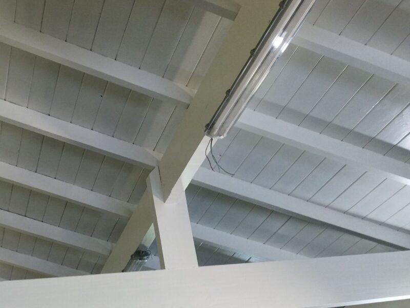 Nos dedicamos a refacciones de todo tipo especialmente en pintura interior, ext , altura, impermeabilizaciones , revestimientos , etc.