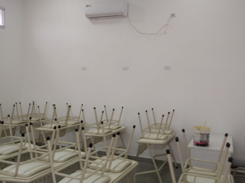 Diego Martin Campuzano. Técnico en refrigeración, técnico en electrónica , técnico en electricidad domiciliaria