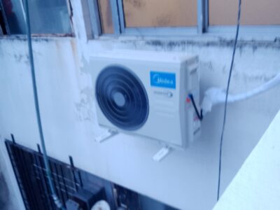 Diego Martin Campuzano. Técnico en refrigeración, técnico en electrónica , técnico en electricidad domiciliaria