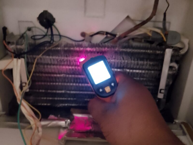 Diego Martin Campuzano. Técnico en refrigeración, técnico en electrónica , técnico en electricidad domiciliaria