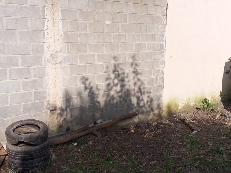 Corte de pasto cerco casas galpones