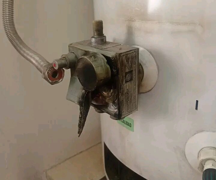 Realizamos trabajos de Plomería, Gasista, Albañil, Pintor, Herrero y Durlock.