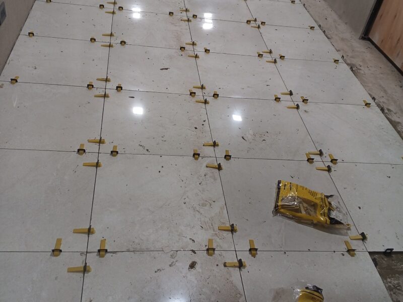 Colocación de cerámicos y porcelanatos también servicio de plomería completa