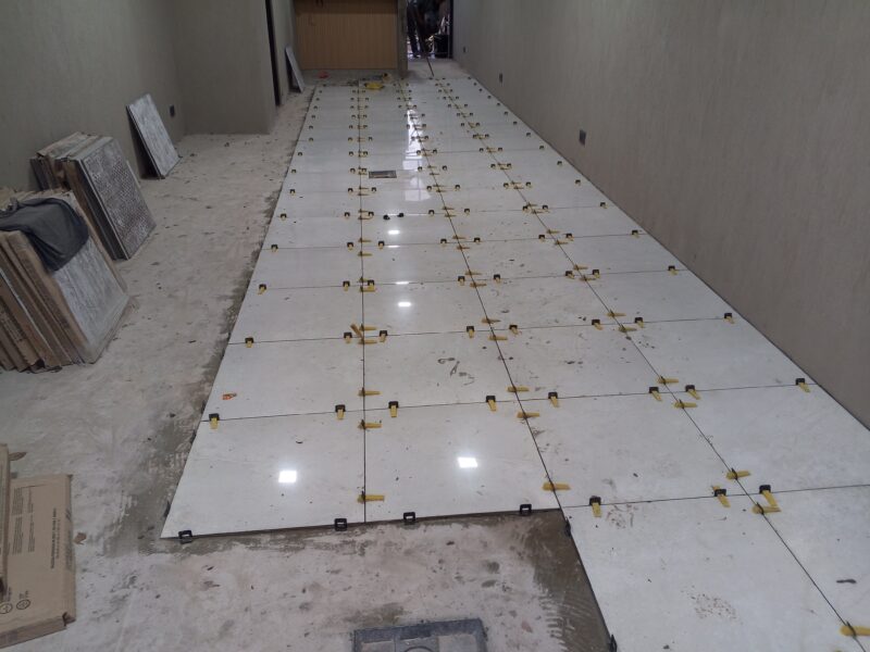 Colocación de cerámicos y porcelanatos también servicio de plomería completa