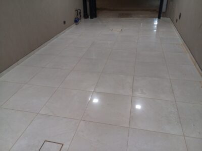 Colocación de cerámicos y porcelanatos también servicio de plomería completa