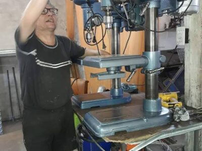 Mantenimiento y construcción de casas y parques.