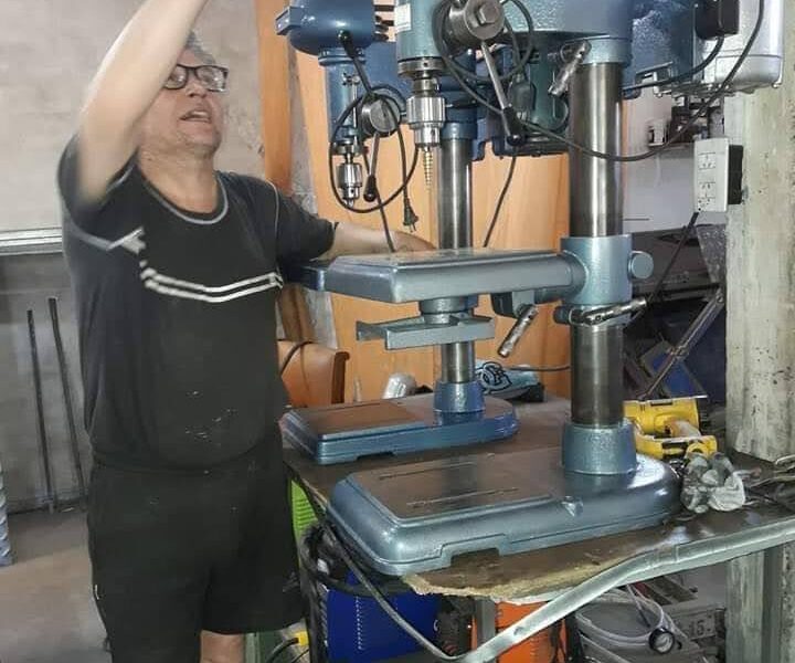 Mantenimiento y construcción de casas y parques.