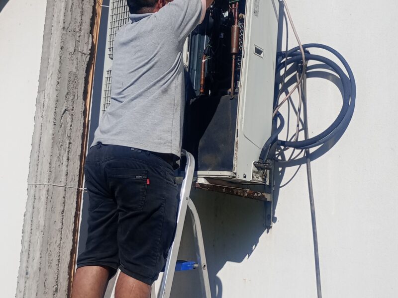 Service R.F. refrigeración y electricidad también hacemos lavarropas microondas etc etc
