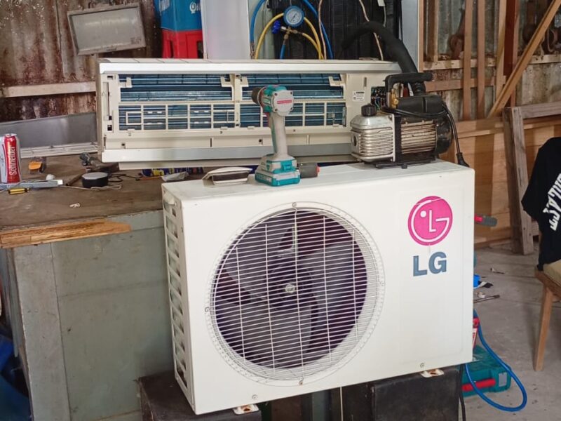 Service R.F. refrigeración y electricidad también hacemos lavarropas microondas etc etc